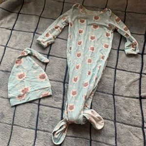 🍒🍒 Twin set of two newborn sleeping gowns with matching hats